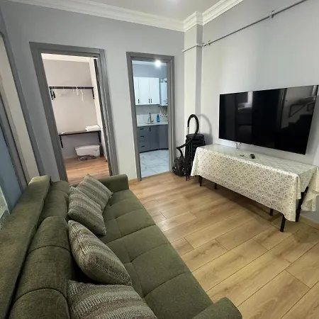 Taksim Ground Floor - 3 Bedroom - 1 Living - Full Kitchen Istanbul
