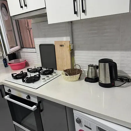 Taksim Ground Floor - 3 Bedroom - 1 Living - Full Kitchen Appartement
