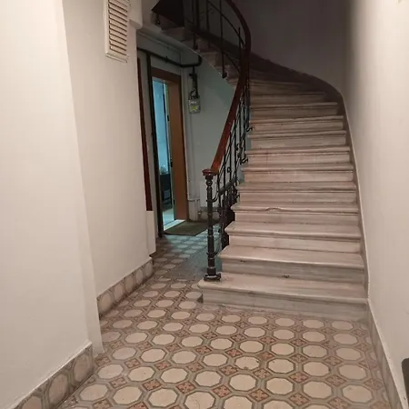 Appartement Taksim Ground Floor - 3 Bedroom - 1 Living - Full Kitchen *