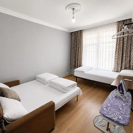 Taksim Ground Floor - 3 Bedroom - 1 Living - Full Kitchen Appartamento Provincia di Istanbul