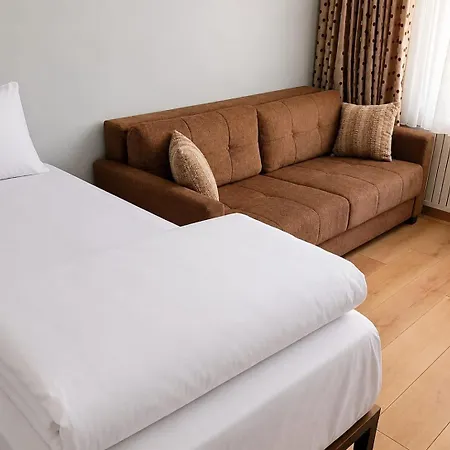 Taksim Ground Floor - 3 Bedroom - 1 Living - Full Kitchen Appartamento