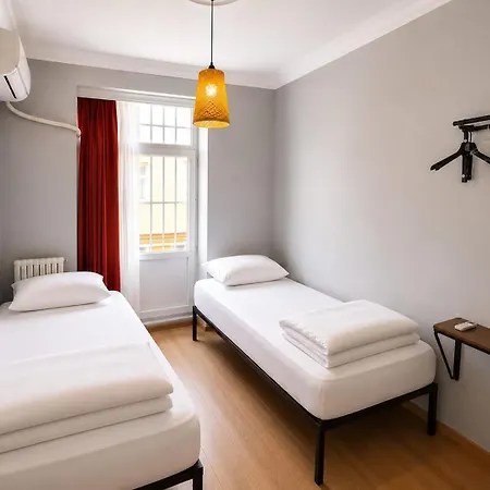Appartement Taksim Ground Floor - 3 Bedroom - 1 Living - Full Kitchen