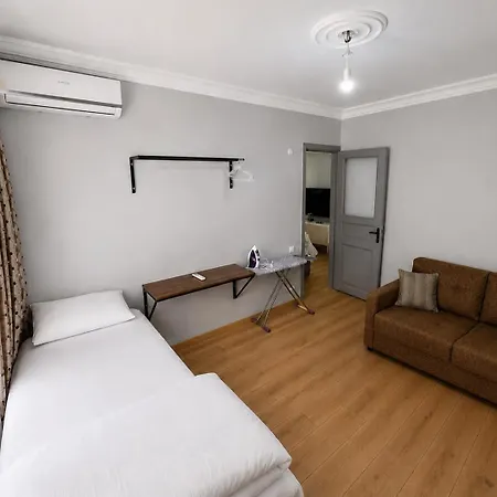 Taksim Ground Floor - 3 Bedroom - 1 Living - Full Kitchen Provincia di Istanbul