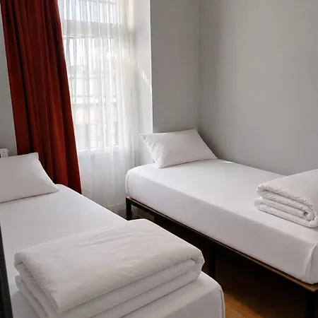 Taksim Ground Floor - 3 Bedroom - 1 Living - Full Kitchen Appartamento *