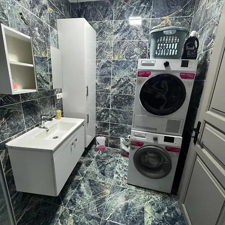 Taksim Ground Floor - 3 Bedroom - 1 Living - Full Kitchen Appartamento Provincia di Istanbul