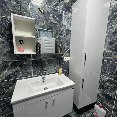 Taksim Ground Floor - 3 Bedroom - 1 Living - Full Kitchen Appartamento